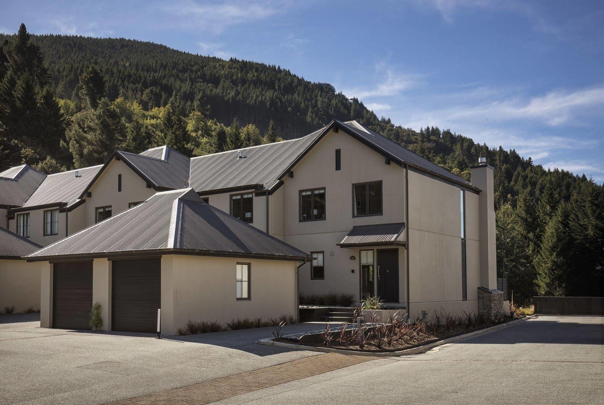 Platinum Queenstown Exterior photo
