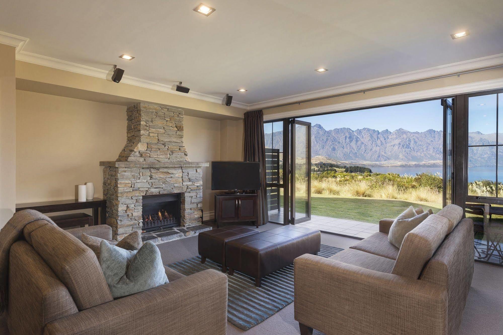 Platinum Queenstown Exterior photo